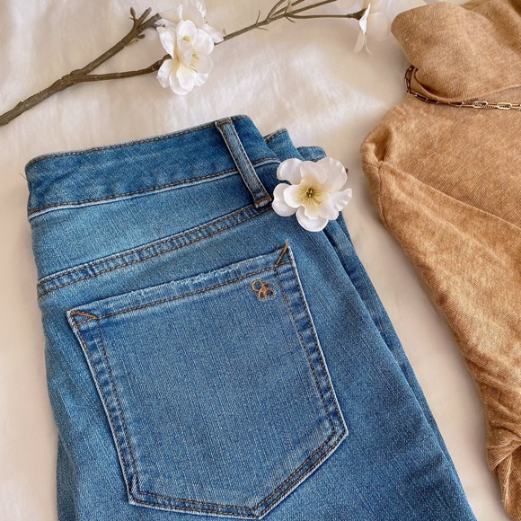 Jessica Simpson high rise forever rolled ankle jeans - Picture 3 of 14